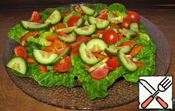 Well, now let's make a base from our pre-washed vegetables. Well, that's something like this)))