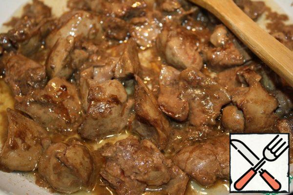 Add flour, stir, and fry in a small amount of vegetable oil for about 3-4 minutes.