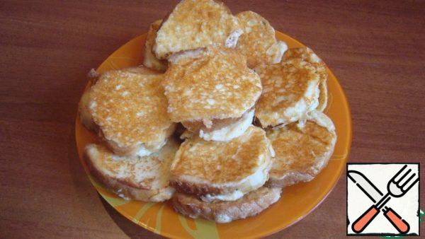 It is fried quickly and it turns out quite a lot)
