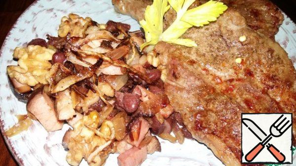 Even my youngest son, who doesn't like legumes in principle, said that I could cook this dish more often and enjoyed eating it with fried pork.