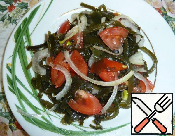 Salad with Seaweed and Tomatoes Recipe