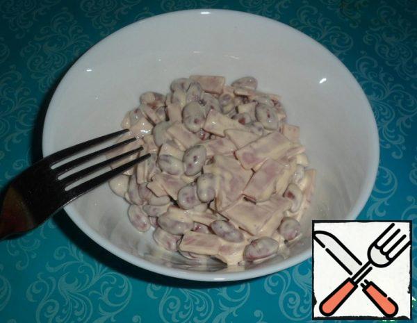 Hearty Salad with Beans Recipe