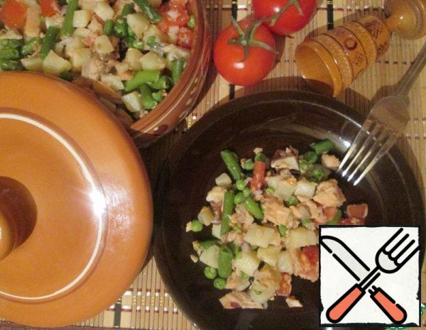 Salad with Salmon and Vegetables Recipe