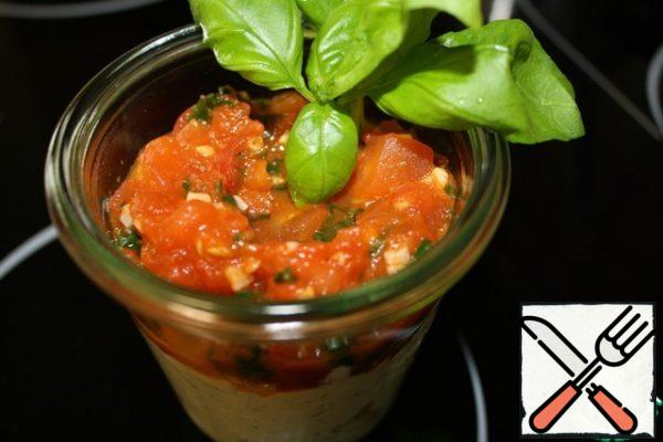 In bowl or glasses to put the egg salad and the sauce on top of tomatoes.
Let the salad cool slightly in the refrigerator and then serve.