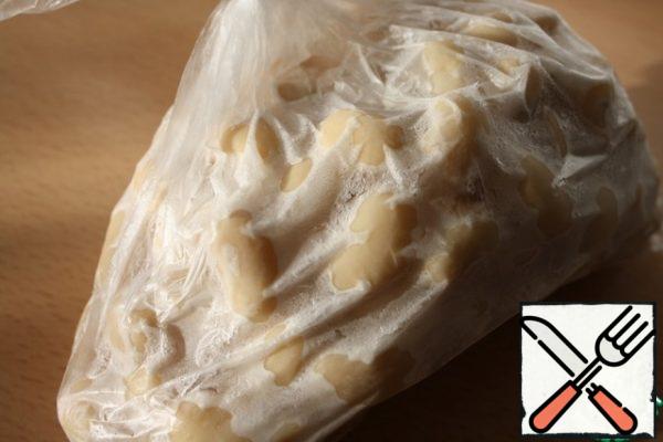 The recipe is given without cooking beans.
I boil it immediately in large quantities and then freeze it in portions.