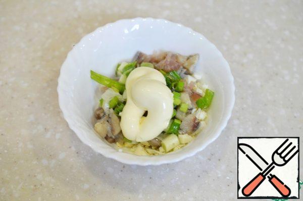 Mix everything together, add mayonnaise. Stir again.
