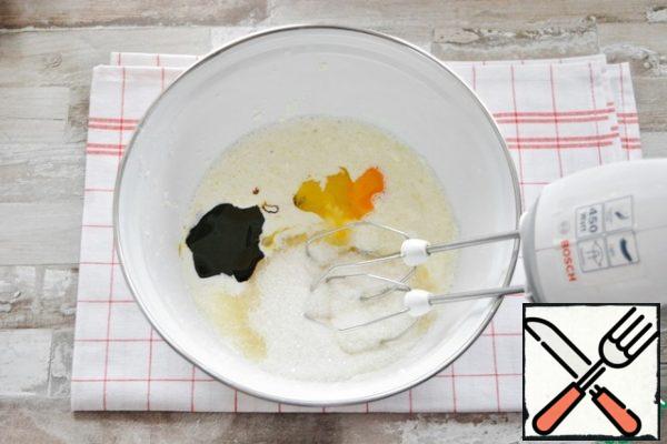 Whisk cream, egg, sugar, salt and molasses into a smooth mass.