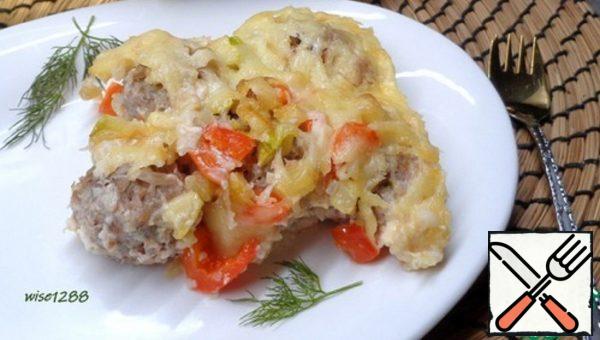 Meatballs in Sour Cream Sauce with Vegetables Recipe