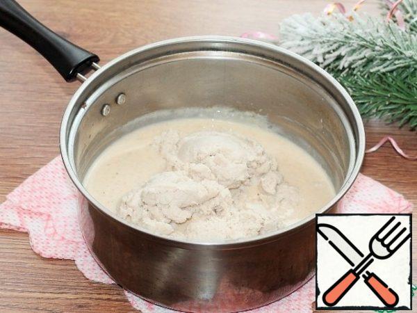Transfer the minced meat to the sauce and mix.