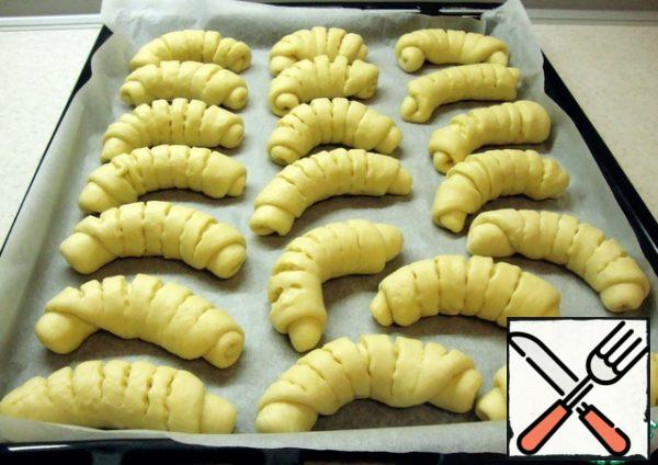 Then roll it up.
Put on proofing for 20-25 minutes.