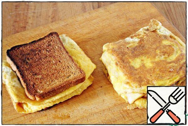 Same recipe, same ingredients, different results... The first option is usually more like adults, but the second option for some reason is more like kids, it has been tested more than once and I do not have a single version of why this happens...
Simple and easy to prepare Breakfast...