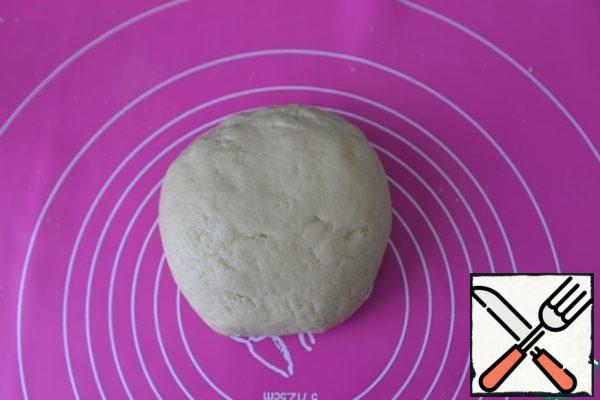 Put the dough in a bag and put it in the refrigerator for 30 minutes.
