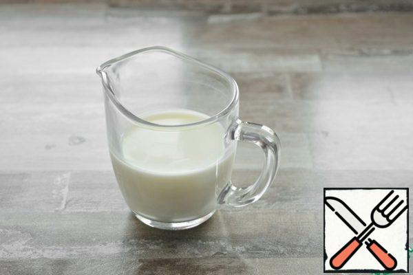 Pour in the cream mixed with flour
