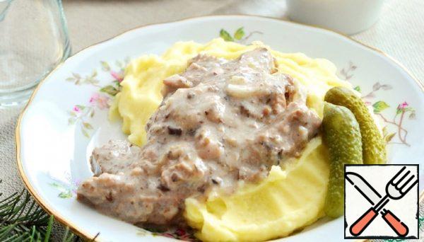 Beef Stroganoff with Melted Cheese and Mushrooms Recipe