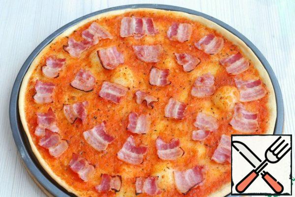 The form is sent to a preheated 250C oven and lightly bake for 10-12 minutes.