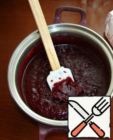 While the white biscuits were being baked, the cherry jam cooled and thickened well enough.