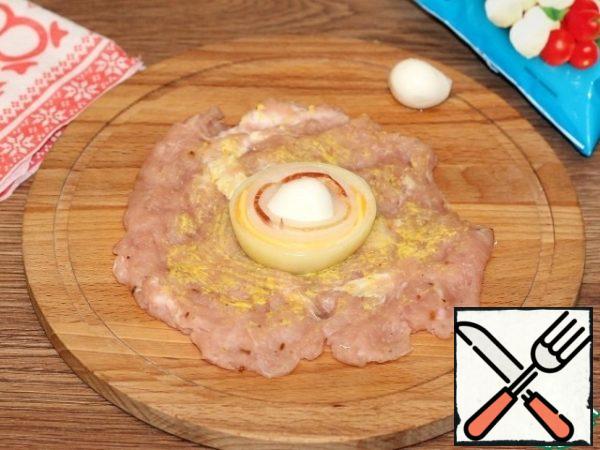 And the next layer is onion + mozzarella ball.