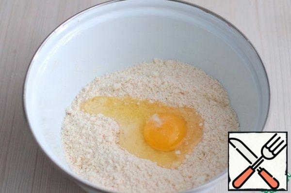Next, add the egg (1 PC.)