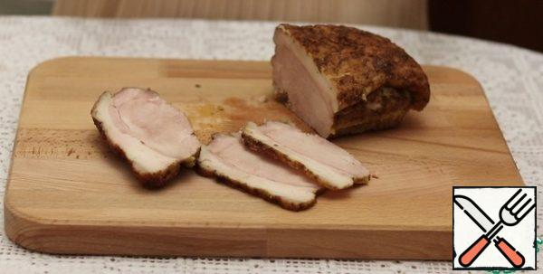 Homemade pork is ready. It can be served to the table.
Bon appetit.