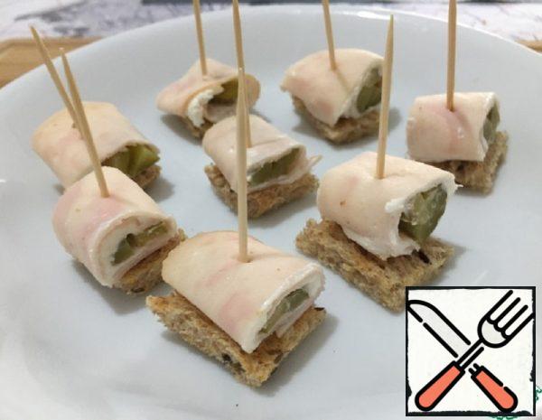 Canapes with Ham and Cheese Recipe