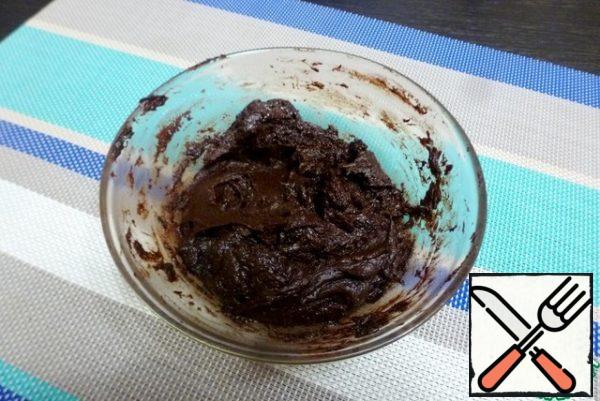 Mix well until smooth. If necessary, use the blender again. Put in the refrigerator to cool for 2 hours.