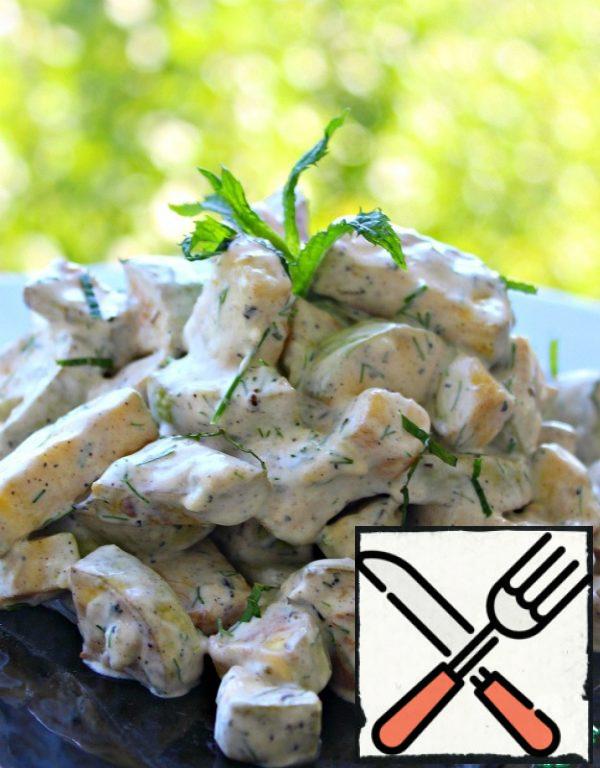 Combine the sauce with the zucchini, stir and refrigerate until serving.
Place the salad on a platter and sprinkle with finely chopped mint leaves if desired.