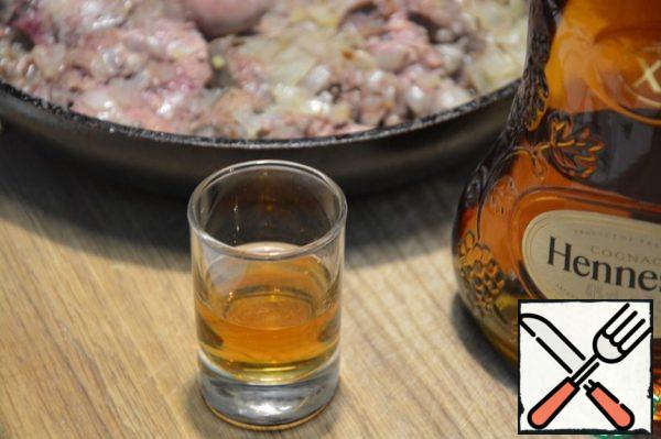 A minute before cooking, add salt, nutmeg, brandy.