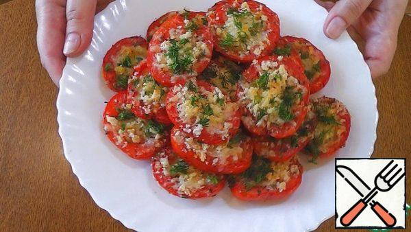 Sprinkle the finished tomatoes with herbs and let cool.