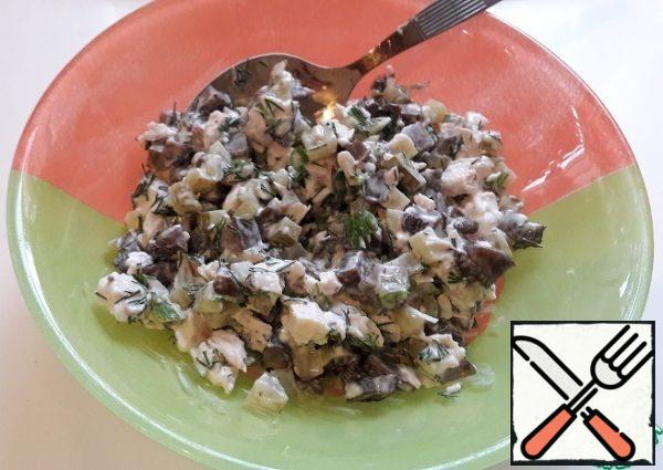 Mix well. The filling is ready.