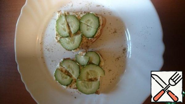 We put a fresh cucumber on top.