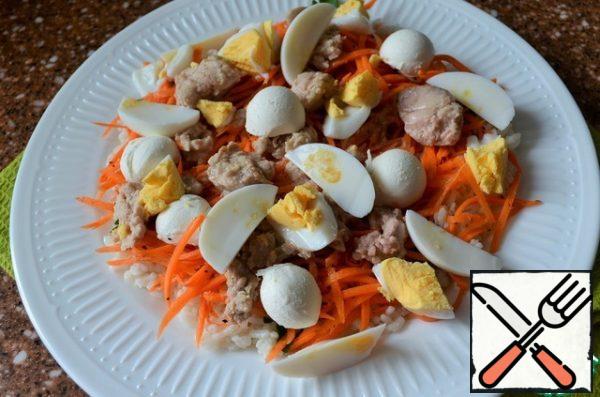 Add the pieces of eggs.