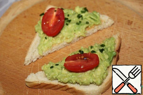 Very tasty with toast or with a slice of rye bread.