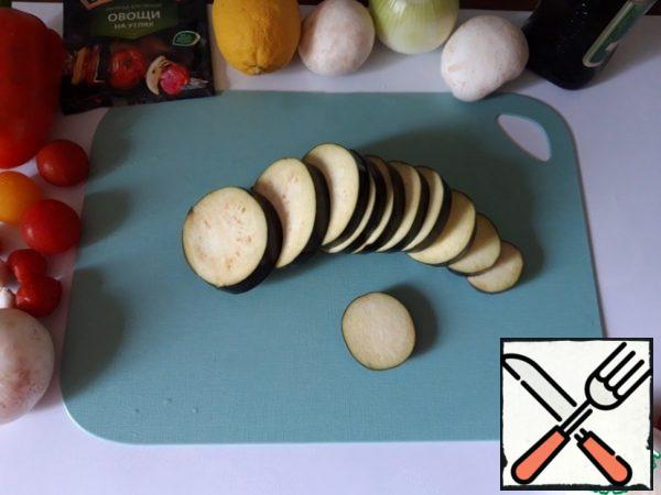 Cut the eggplant like a zucchini