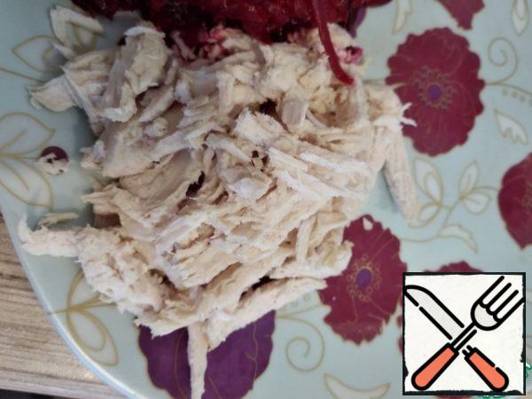 Cut the turkey into cubes.