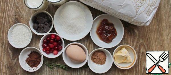 Prepare all the necessary ingredients for making a gingerbread cake-cupcake.