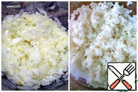 Chop the onion in a blender. Boil rice until cooked.