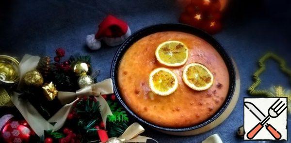
Let it cool. You can decorate the cake with orange slices, slightly dried in the oven. It will be festive.