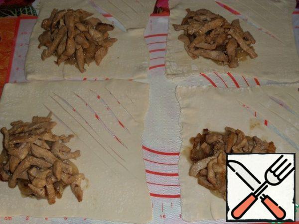 Then we spread the chicken meat.
