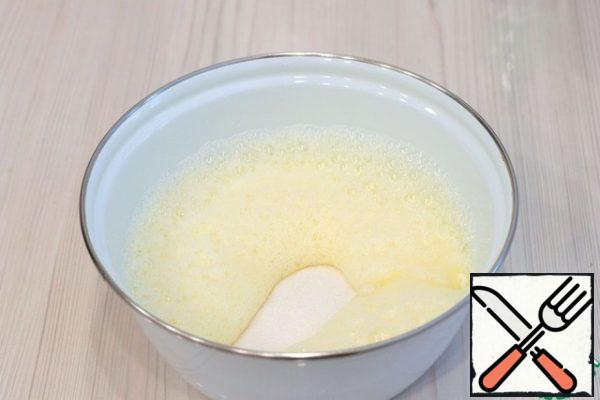 
Then add sugar (150 gr.). At this stage, you can turn on the oven and set t 170-180C. I would like to draw your attention. Everyone chooses the temperature mode independently, focusing on the capabilities of their oven. In my case, exactly this temperature was required.