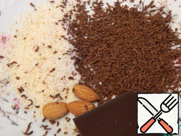 
Let's prepare the powder. Grate almond nuts and chocolate on a fine grater.