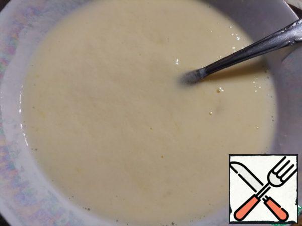Mix eggs with yogurt.