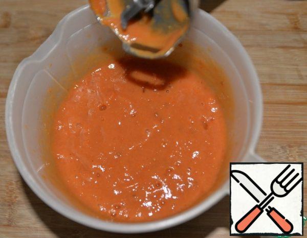 
Punch the tomatoes in their own juice with a blender until smooth.