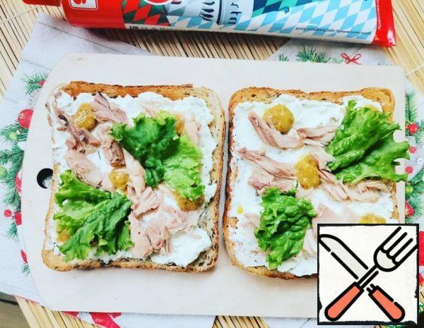 Toast with Cheese, Tuna and Mustard Recipe