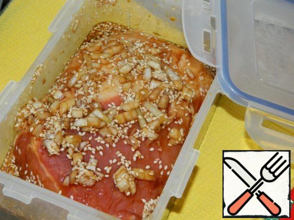 Cover the pork with marinade on all sides, cover and put in the cold for 3-4 hours.
