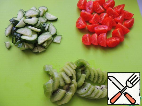 Cut the vegetables.