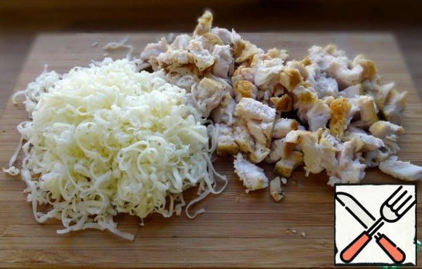 For the dressing, add the apples and dill to the yogurt, season with salt and pepper to taste.