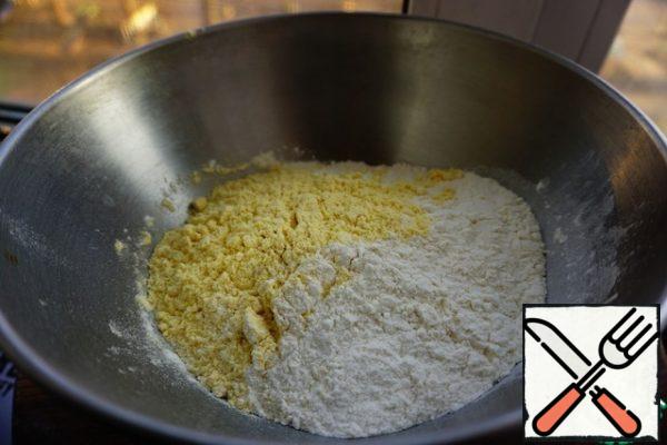 Mix wheat and corn flour. 
