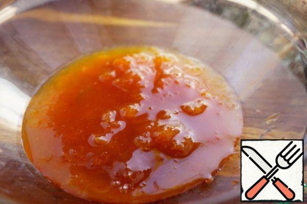 
The filling is also unusual. We take apricot jam.