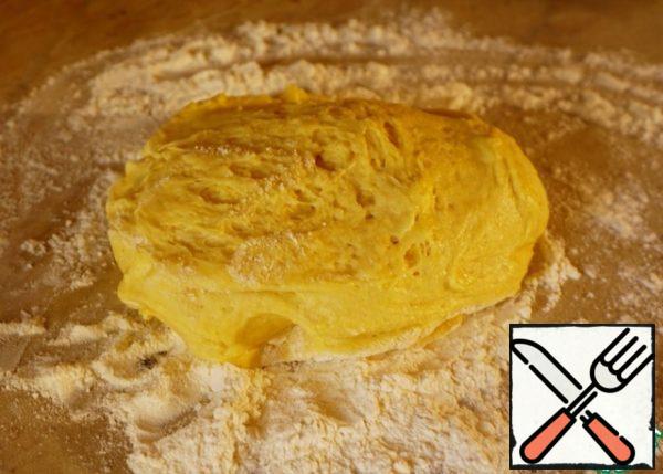 
Divide the matched dough into 4 parts.