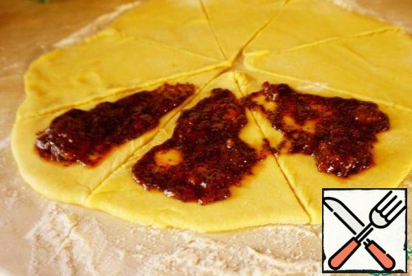 Spread each triangle with filling.